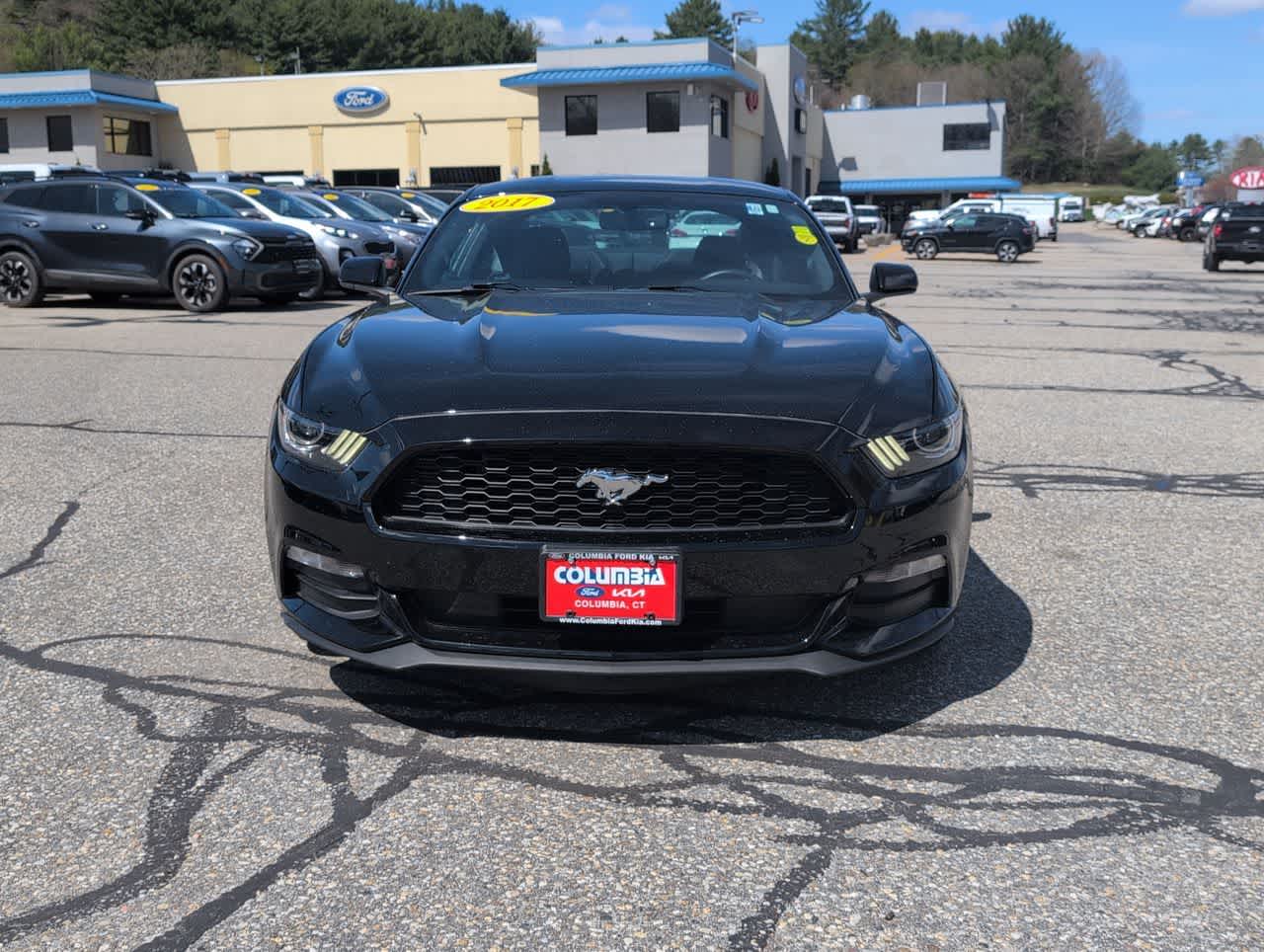 2017 Ford Mustang V6 photo 3
