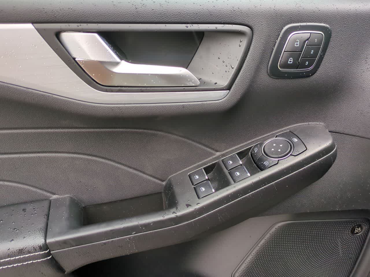 2025 Ford Escape Plug-in hybrid PHEV - Photo 21