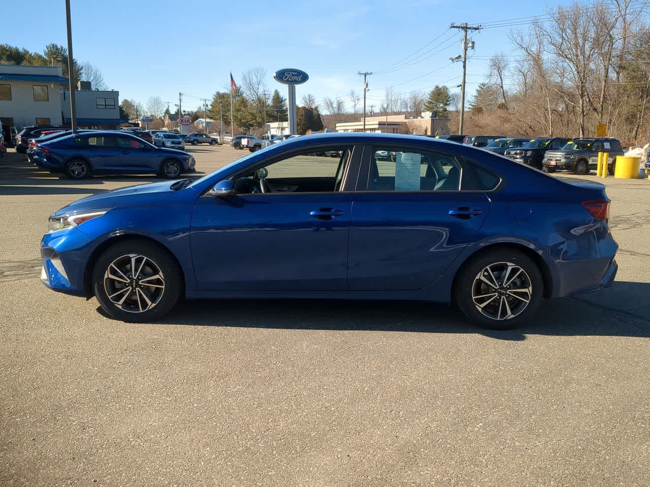 2023 Kia Forte LXS photo 5