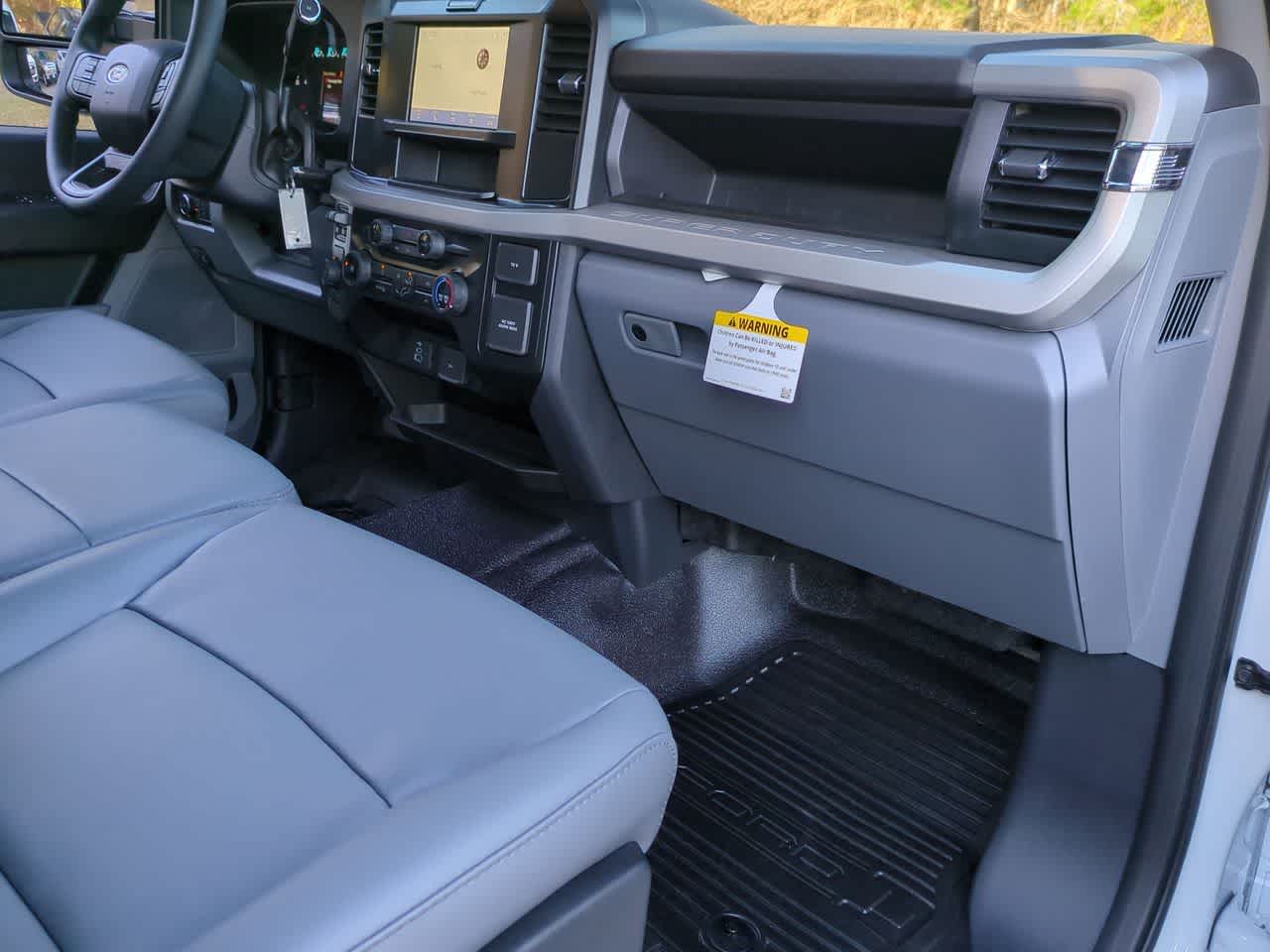 2026 Ford F-550 Super Duty Chassis Cab XL - Photo 27