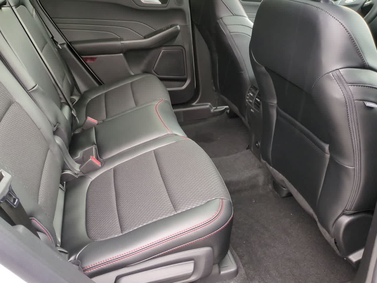 2025 Ford Escape Hybrid ST-Line Select - Photo 29