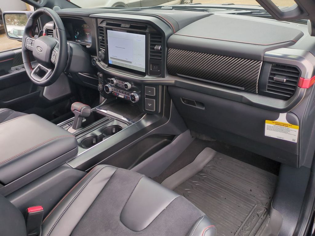 2025 Ford F-150 Raptor - Photo 32