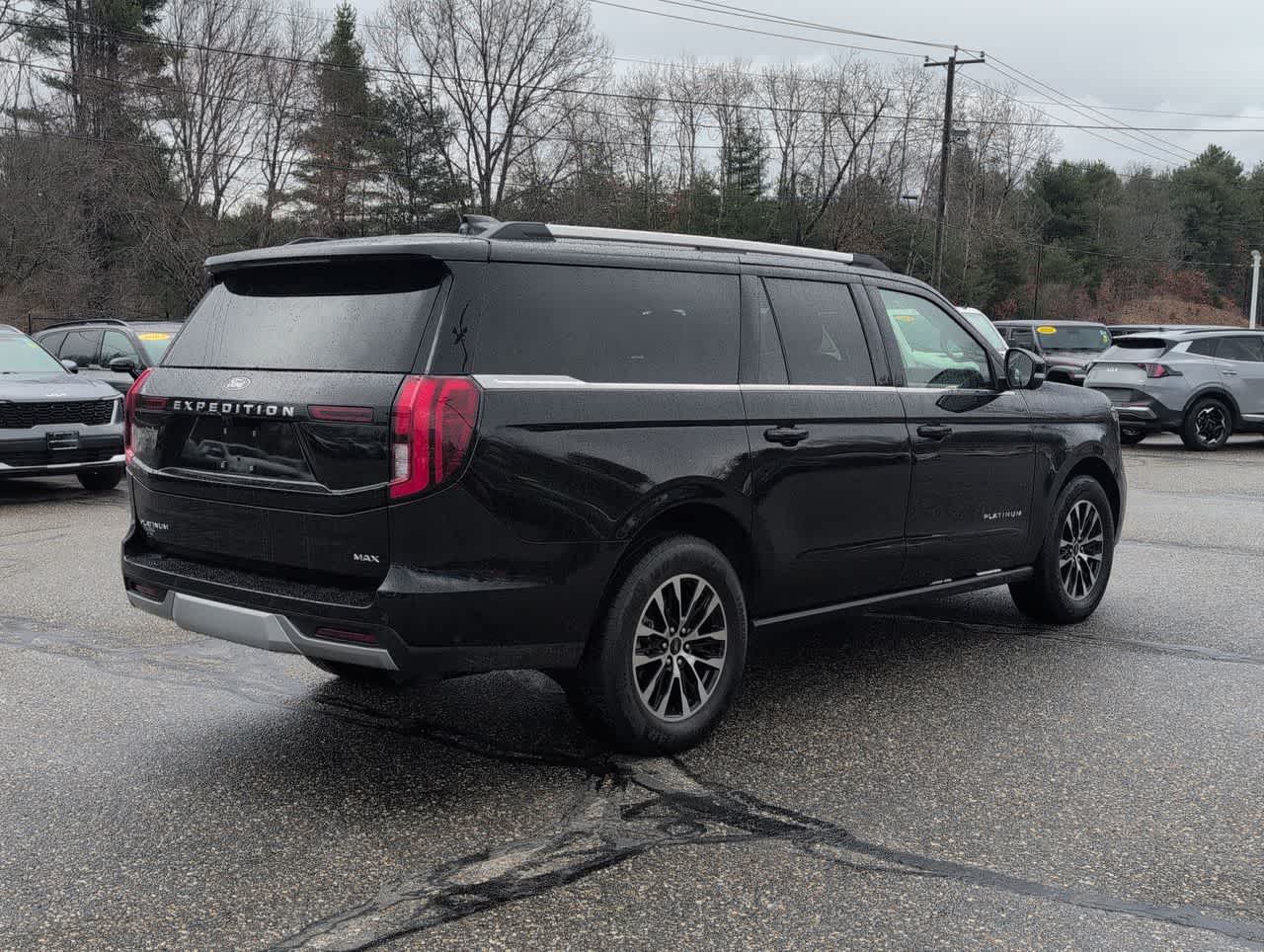 2025 Ford Expedition Max Platinum photo 2