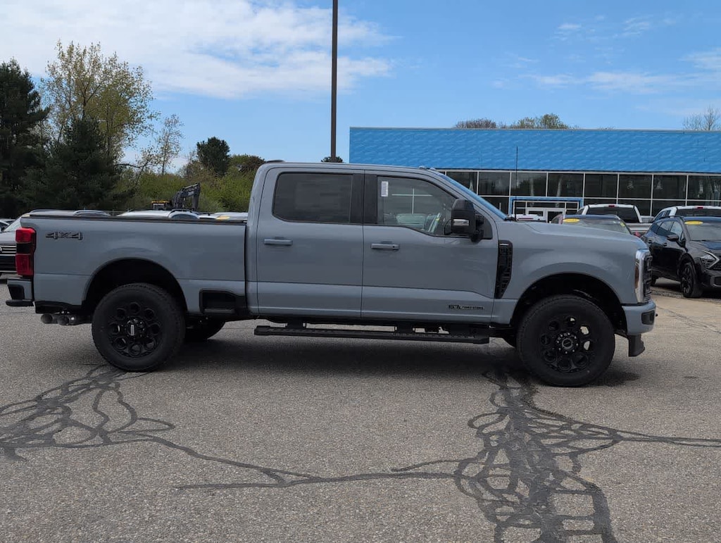 New 2026 Ford Super Duty F-350 SRW Lariat Truck