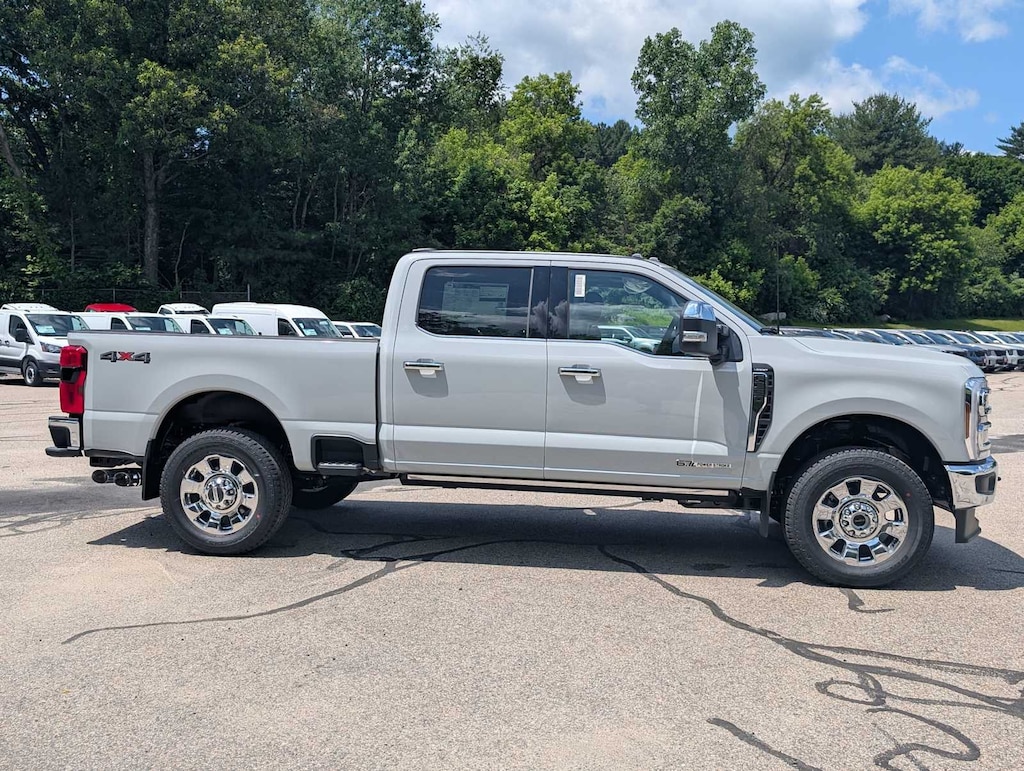 New 2026 Ford Super Duty F-350 SRW Lariat Truck