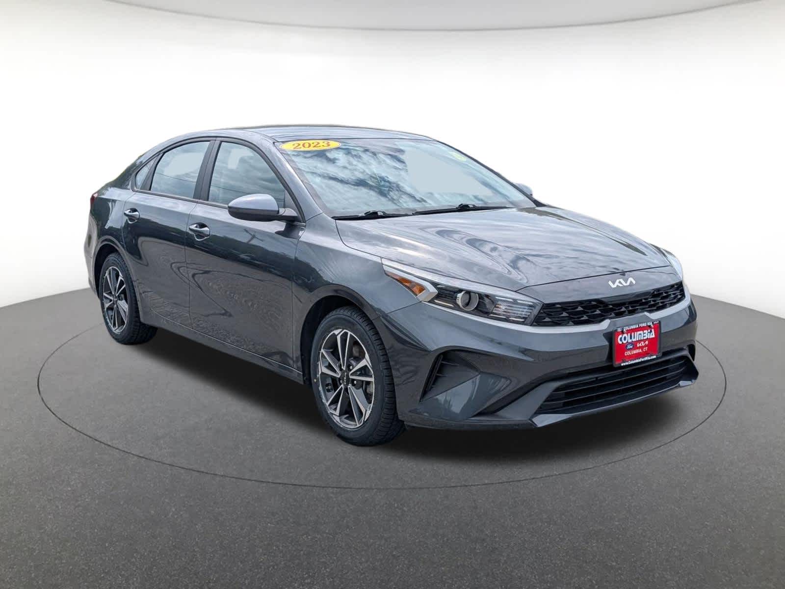 2023 Kia Forte LXS AT's photo