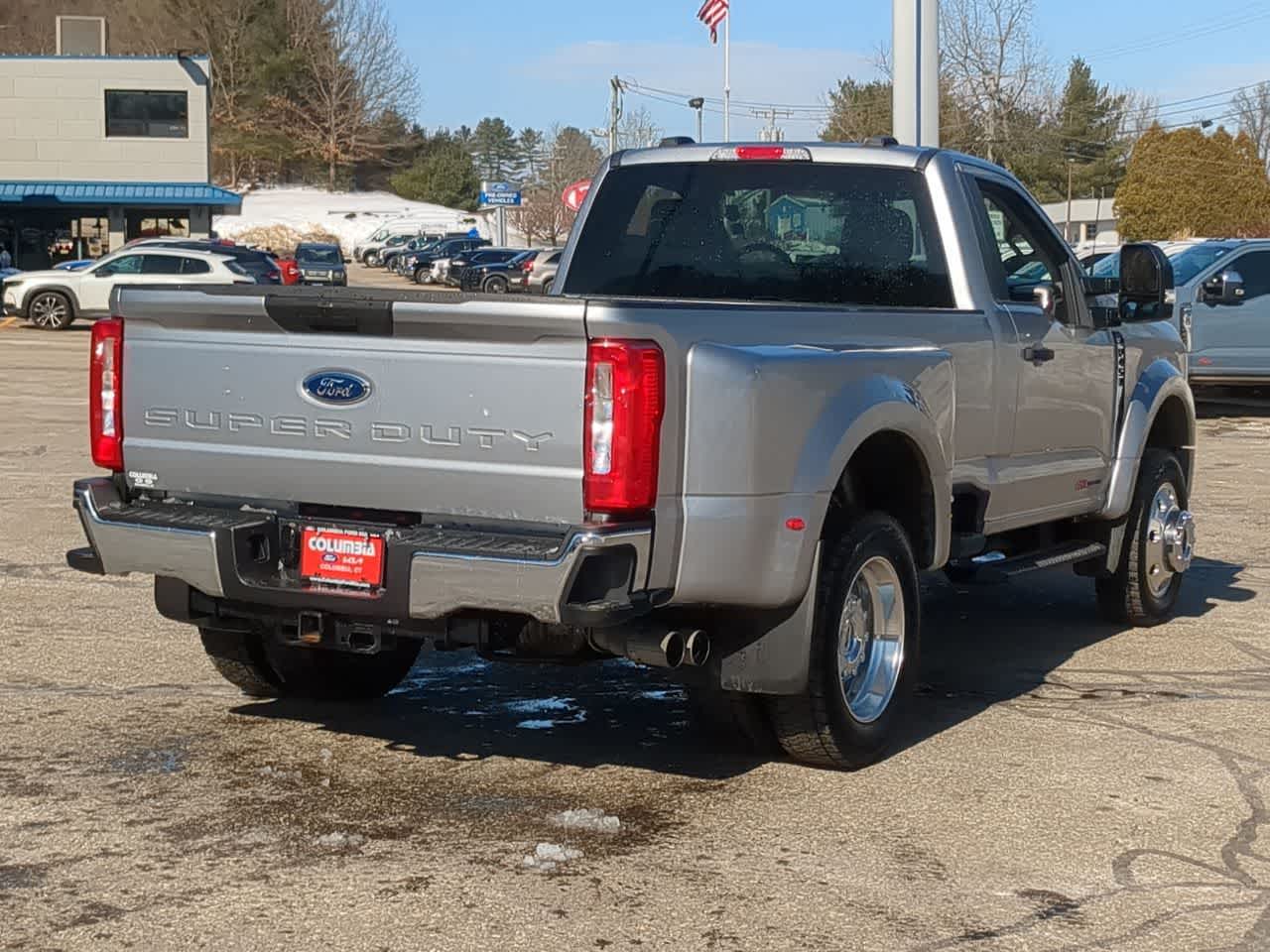 2024 Ford F-450 XLT photo 2