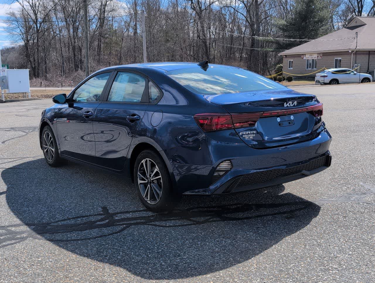 2023 Kia Forte LXS photo 4