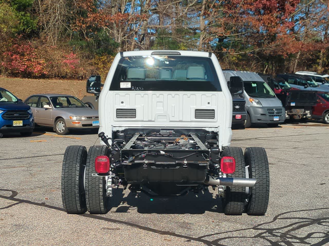 2026 Ford F-550 Super Duty Chassis Cab XL - Photo 4