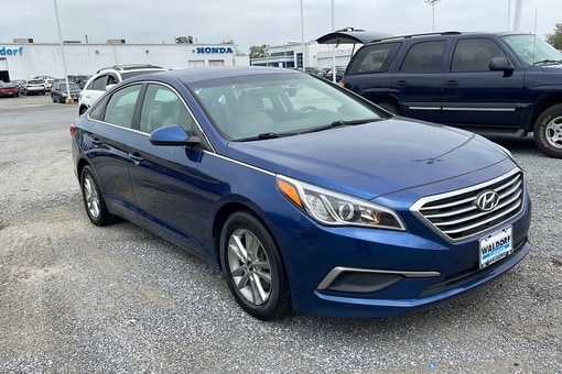 Used 2016 Hyundai Sonata SE with VIN 5NPE24AF4GH386137 for sale in Lodi, NJ