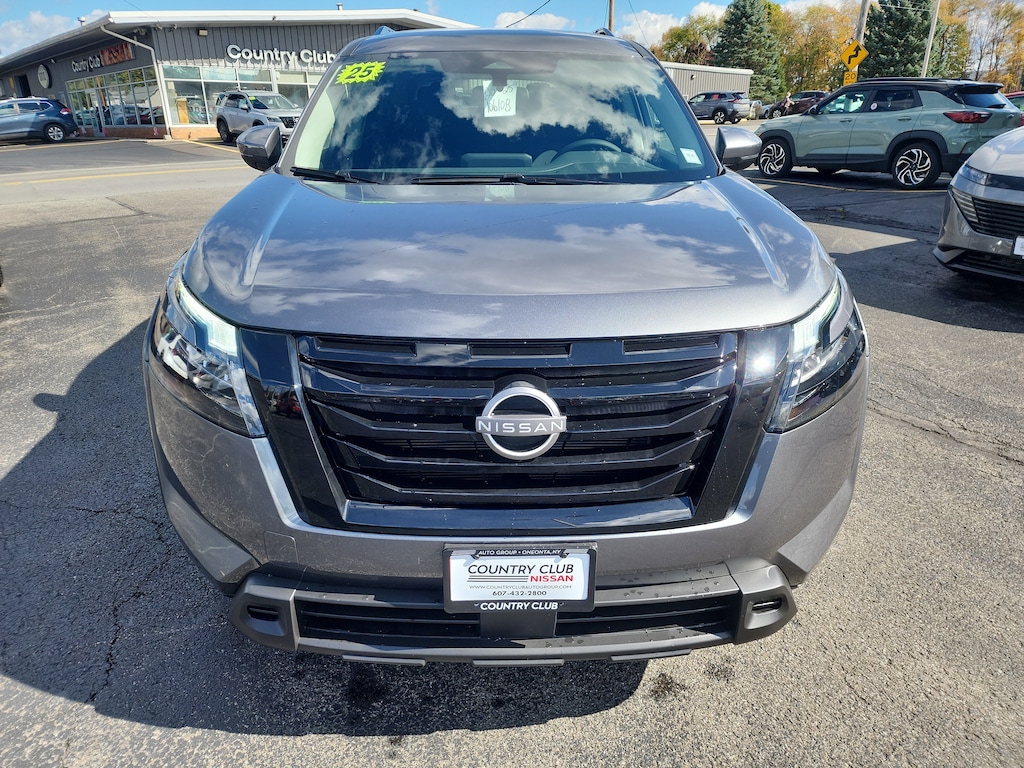 New 2025 Nissan Pathfinder SV SUV