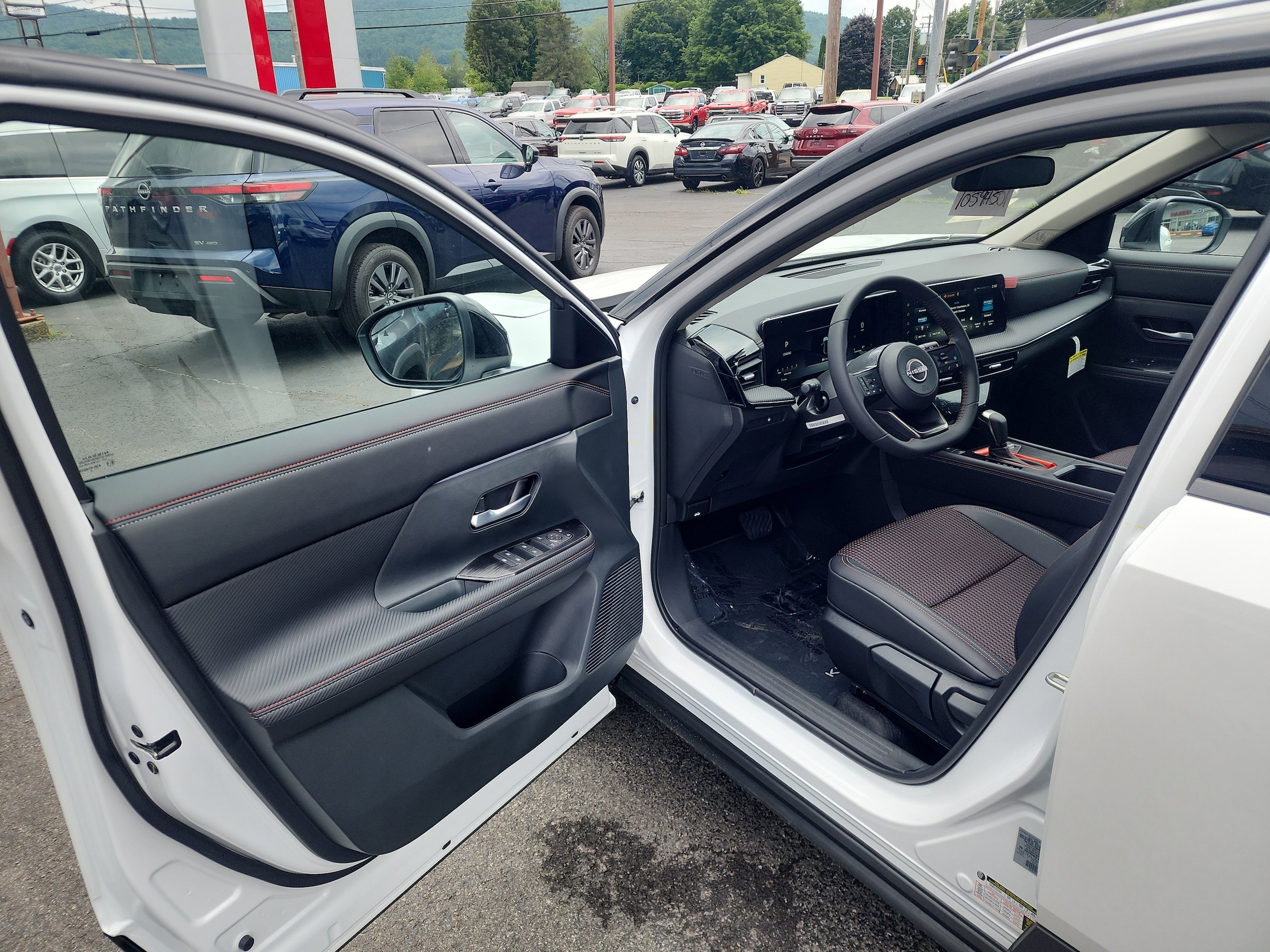 2025 Nissan Kicks SR AWD - Photo 10