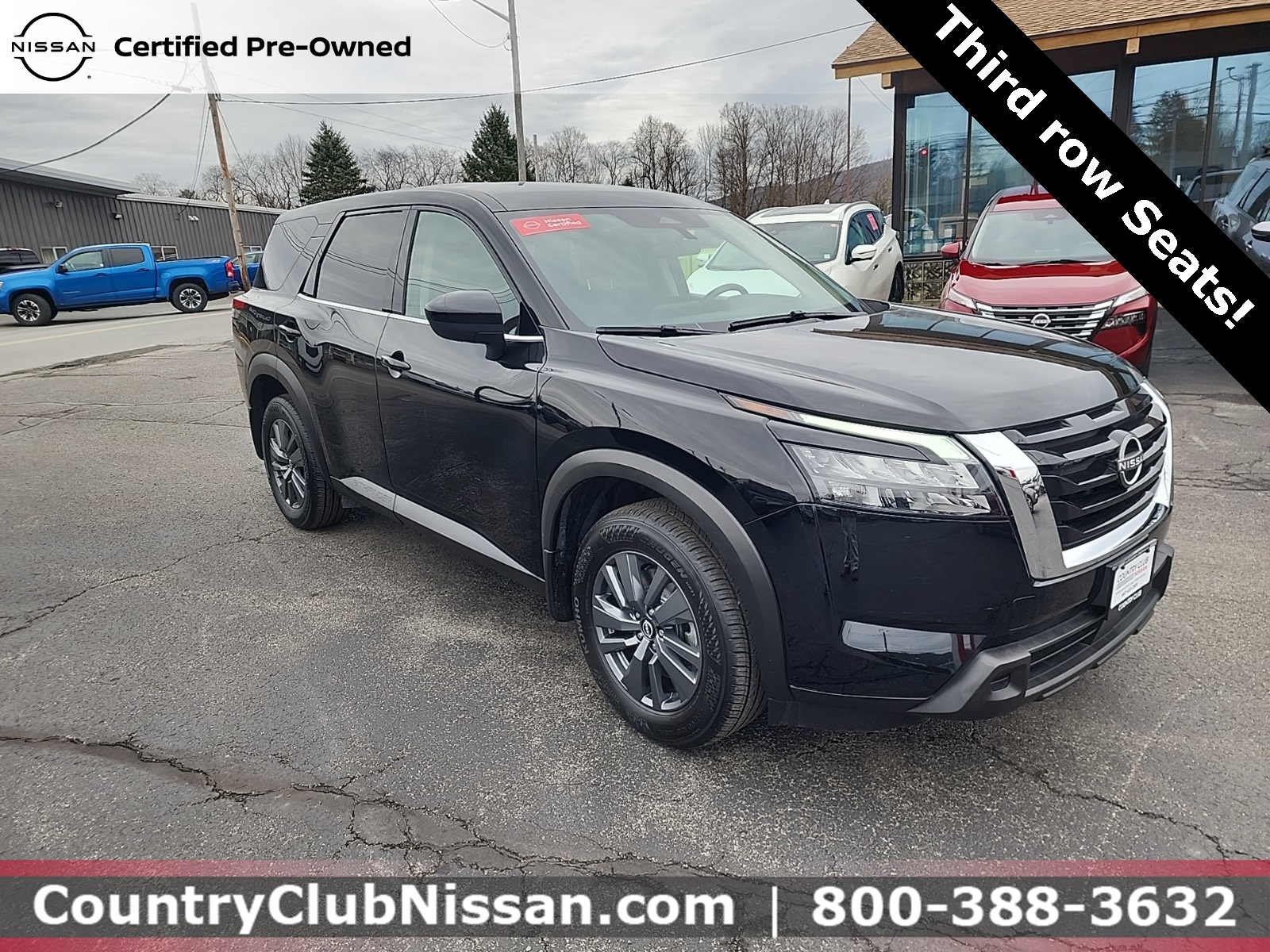 2024 Nissan Pathfinder S's photo