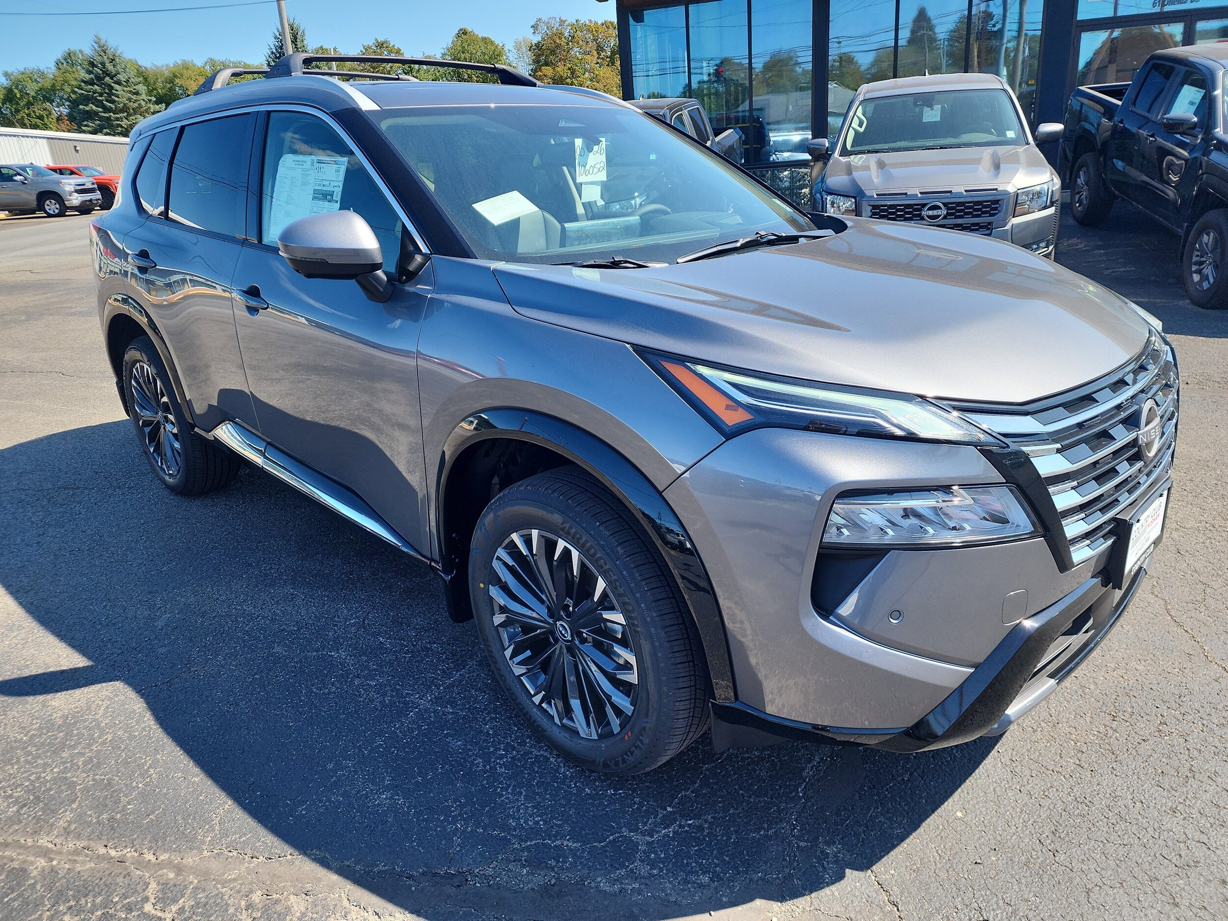 2026 Nissan Rogue Platinum photo 2
