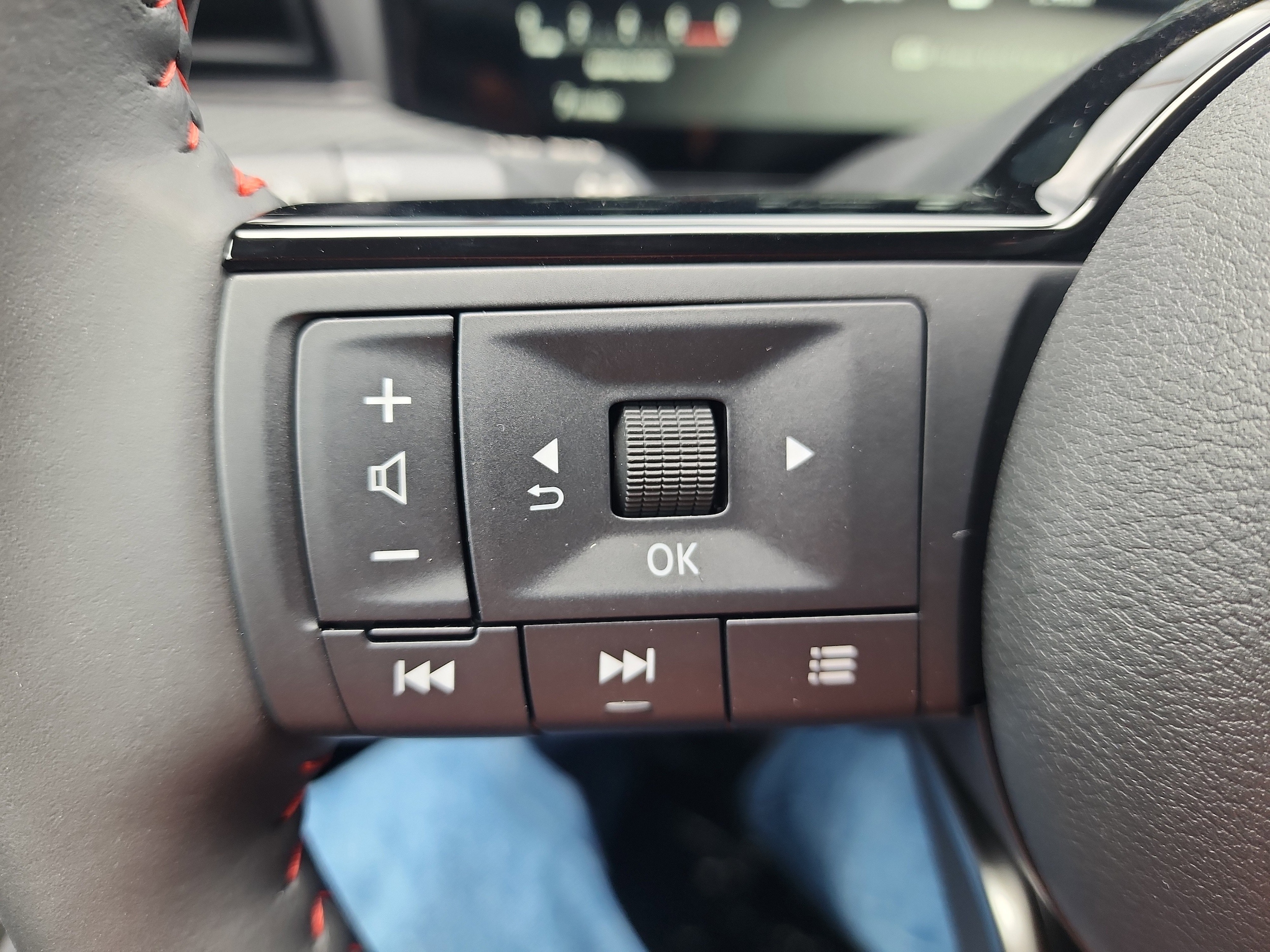 2025 Nissan Kicks SR AWD - Photo 18