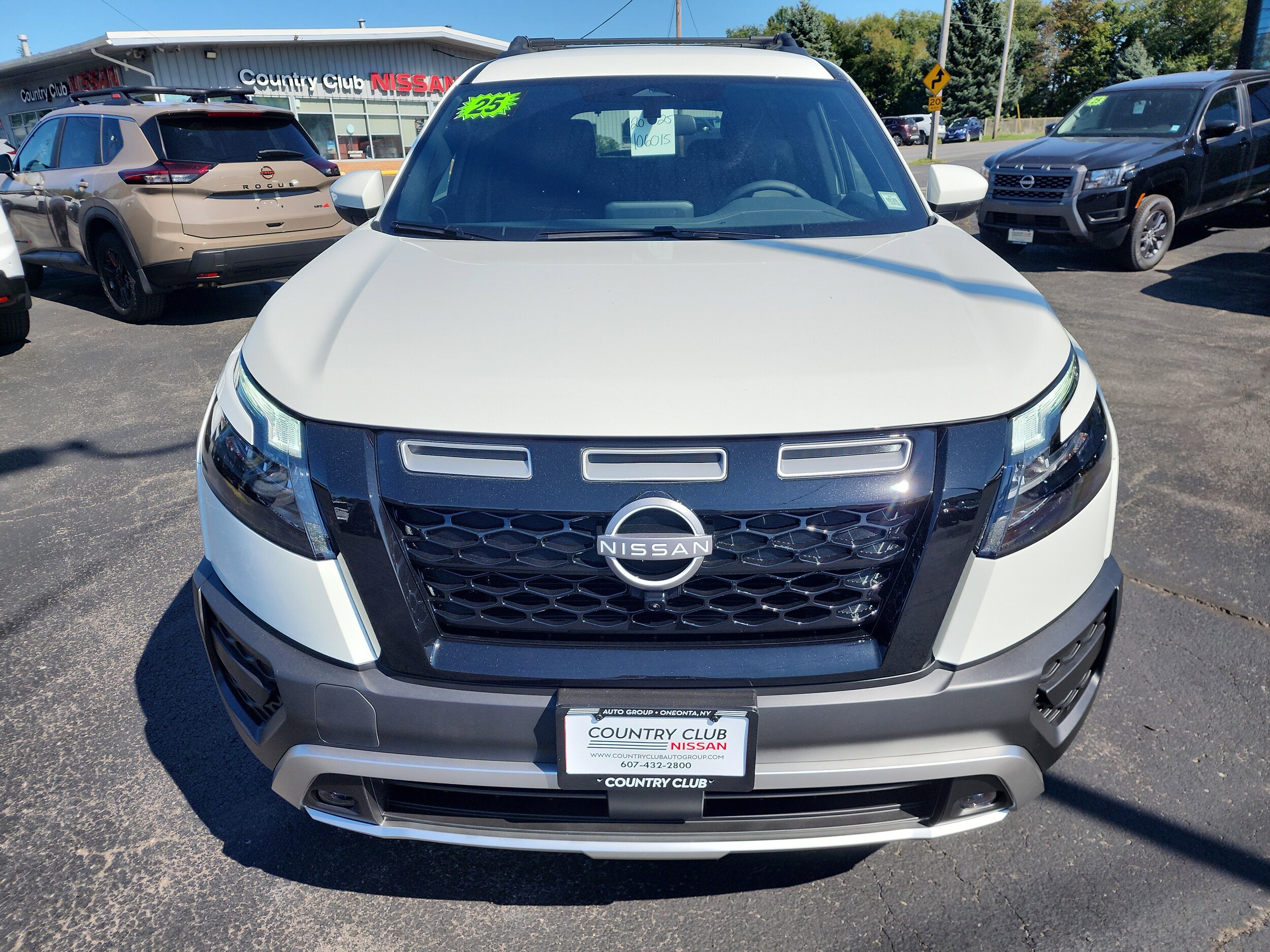 2025 Nissan Pathfinder Rock Creek photo 3
