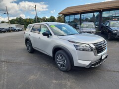 2025 Nissan Pathfinder S SUV