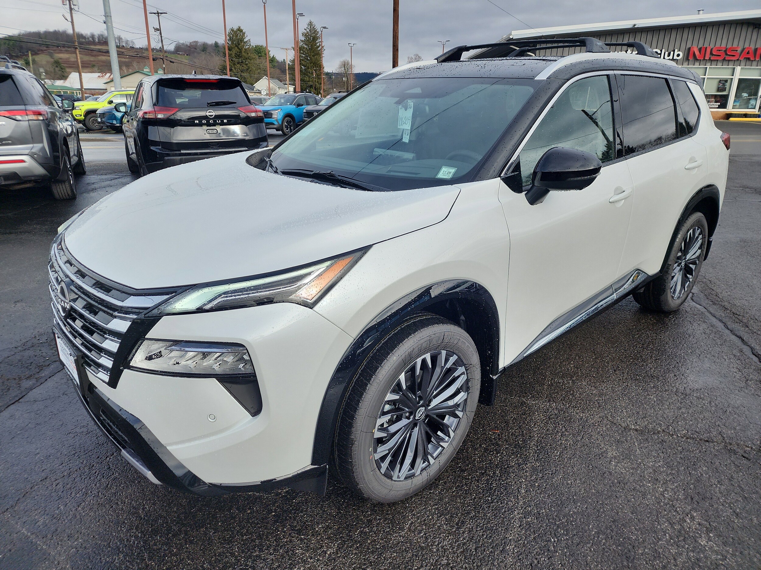 2026 Nissan Rogue Platinum photo 3