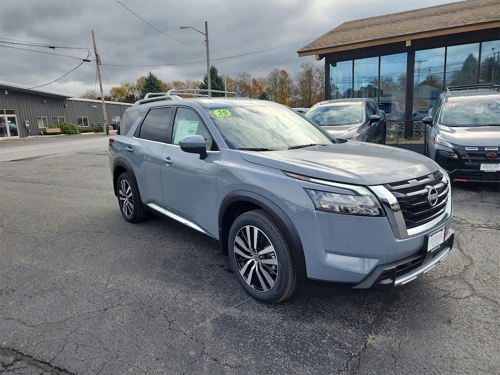 New 2025 Nissan Pathfinder Platinum SUV