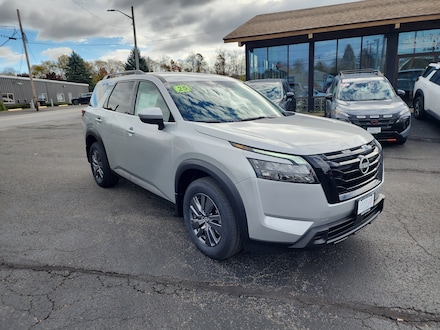 2025 Nissan Pathfinder SV SUV