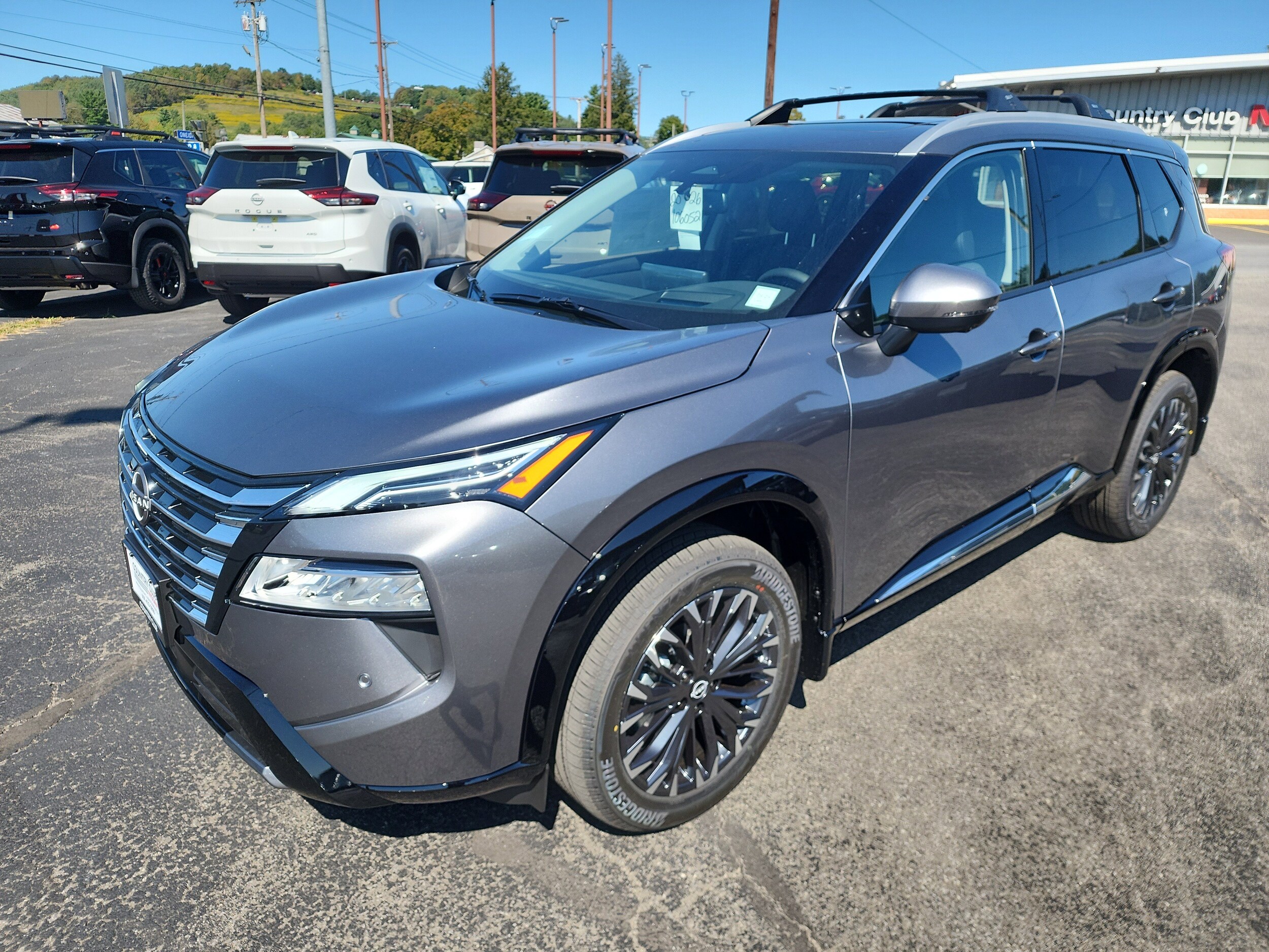 2026 Nissan Rogue Platinum photo 3