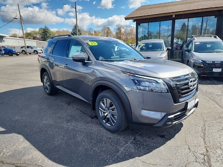 2025 Nissan Pathfinder SV SUV