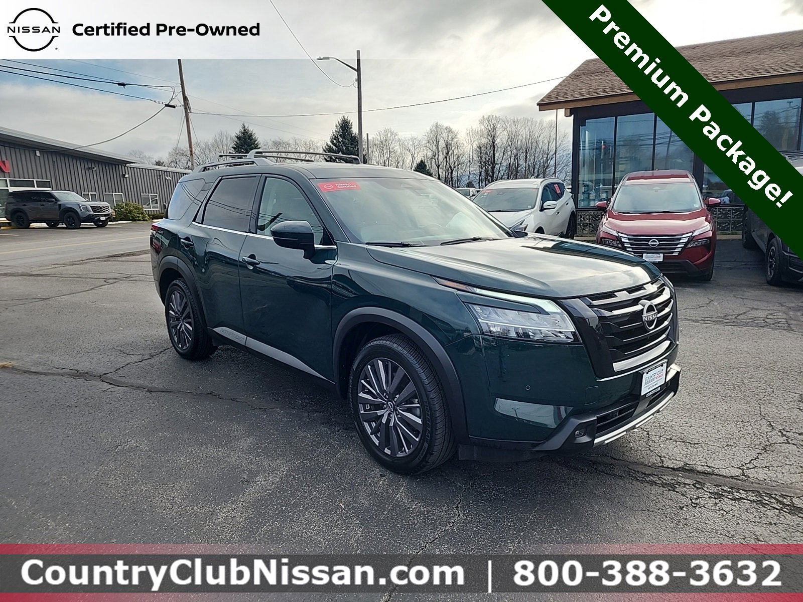 2023 Nissan Pathfinder SL's photo