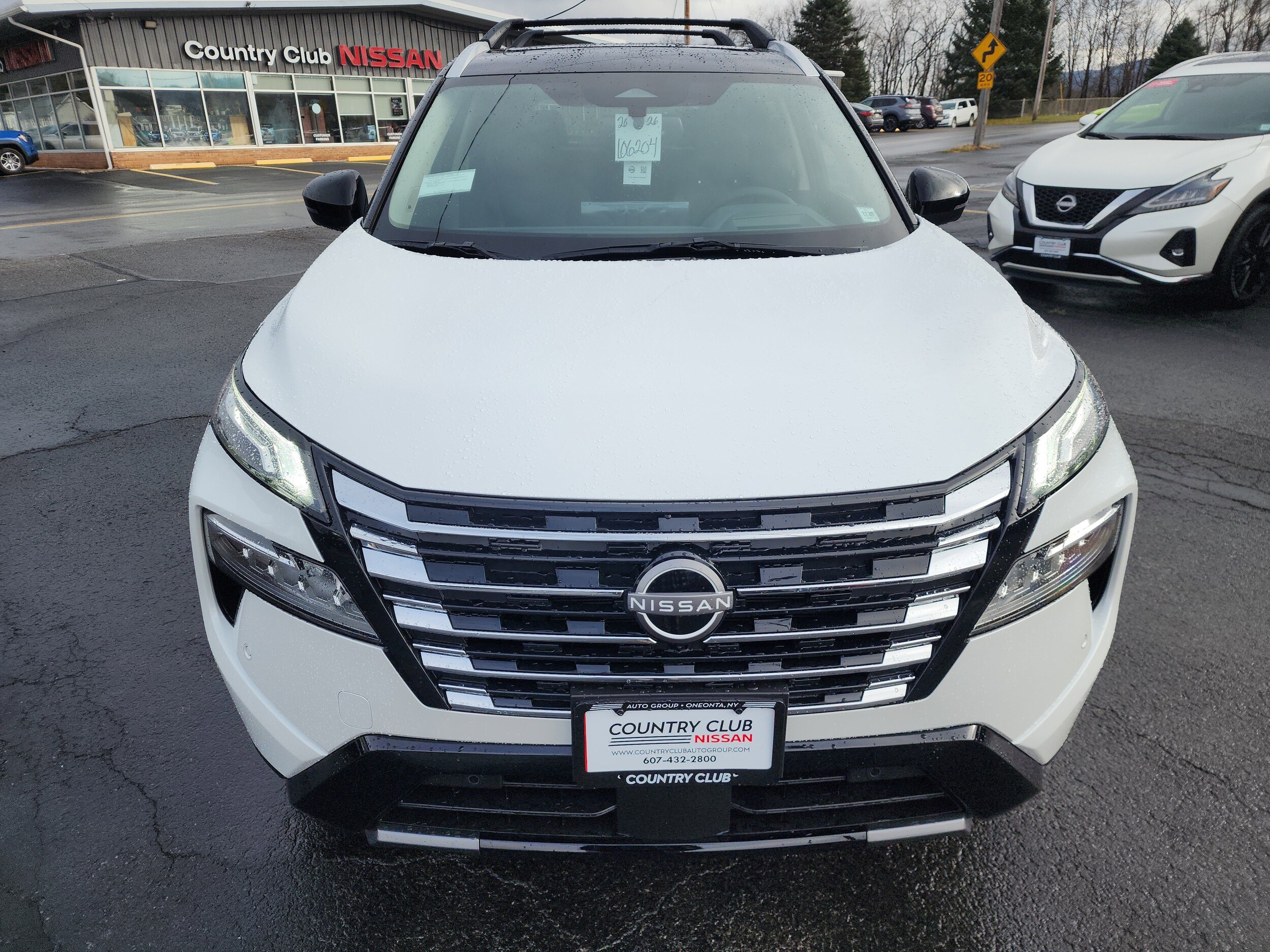 2026 Nissan Rogue Platinum photo 2