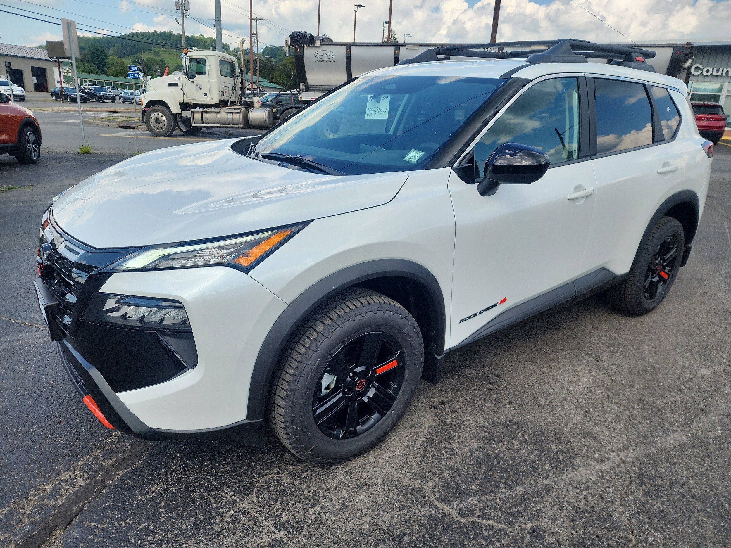 2026 Nissan Rogue SV photo 3
