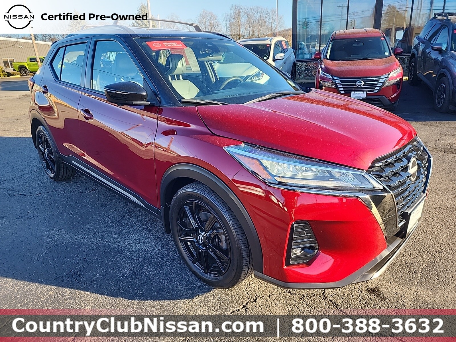 2023 Nissan Kicks SR photo 2