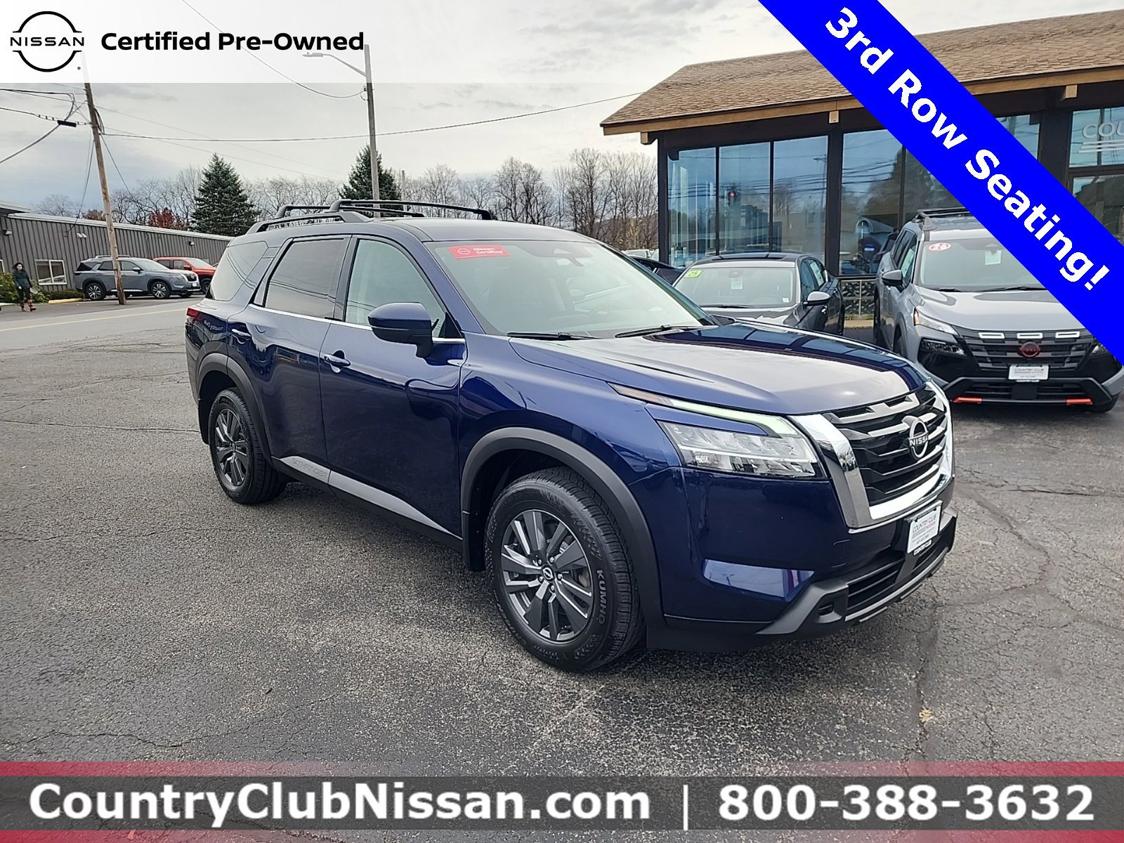 2022 Nissan Pathfinder SV's photo