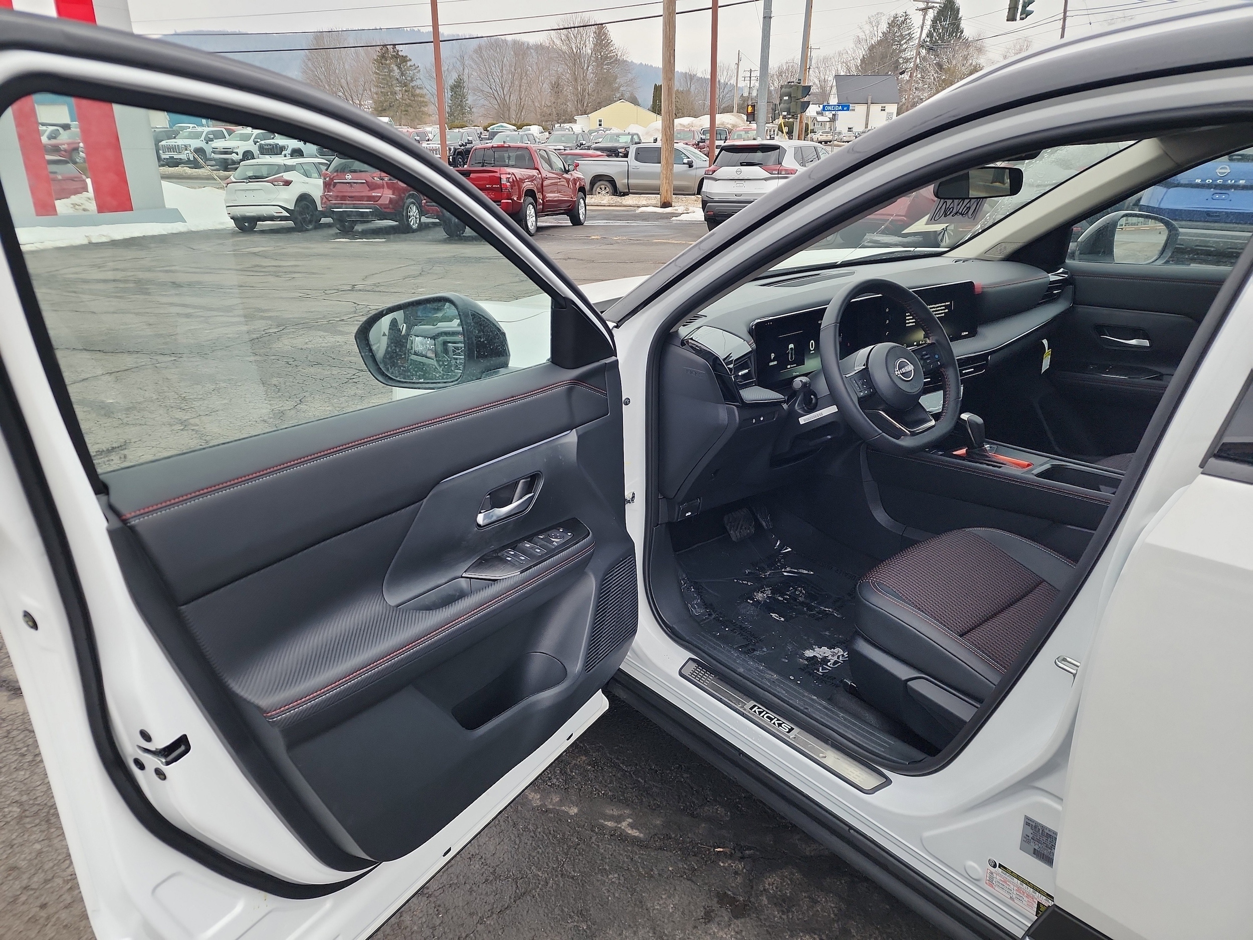 2026 Nissan KICKS SR AWD - Photo 10