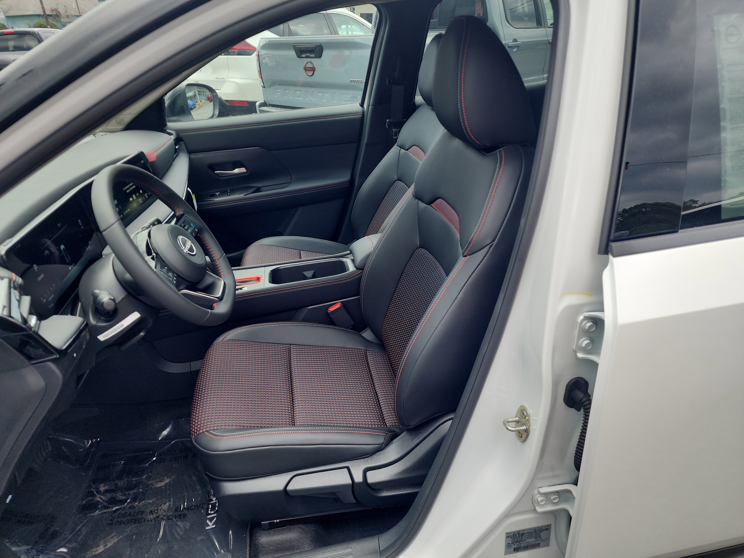 2025 Nissan Kicks SR AWD - Photo 11