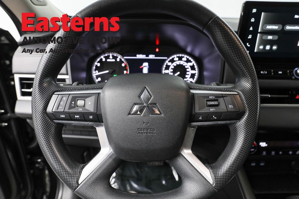 2025 Mitsubishi Outlander ES