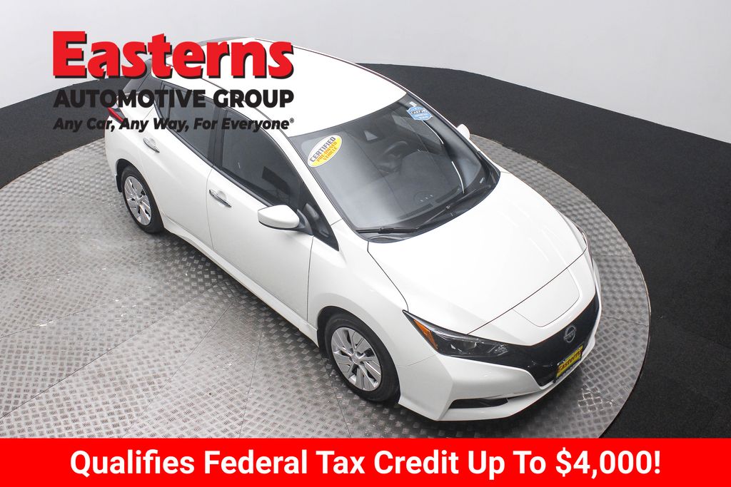 2023 Nissan Leaf S photo 2