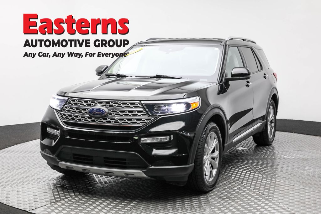 2023 Ford Explorer Limited's photo