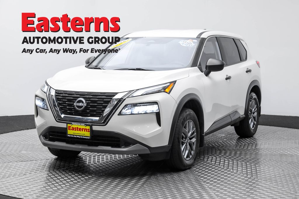 2022 Nissan Rogue S's photo