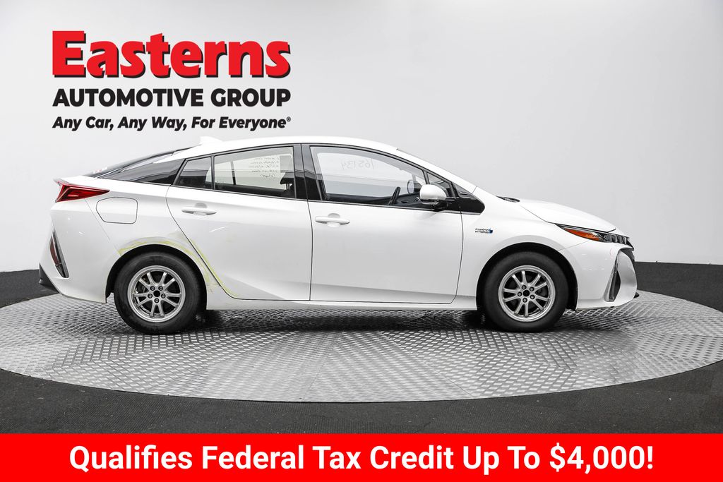 2018 Toyota Prius Prime Plus photo 4
