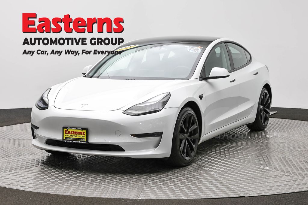 2021 Tesla Model 3 Standard Range Plus's photo
