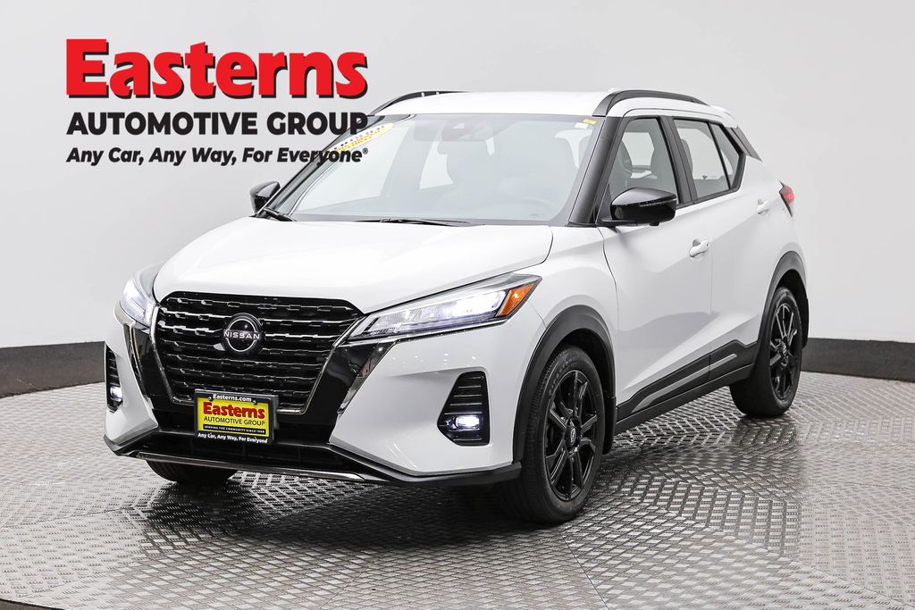 2023 Nissan Kicks SR