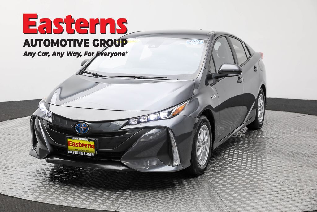2021 Toyota Prius Prime LE's photo