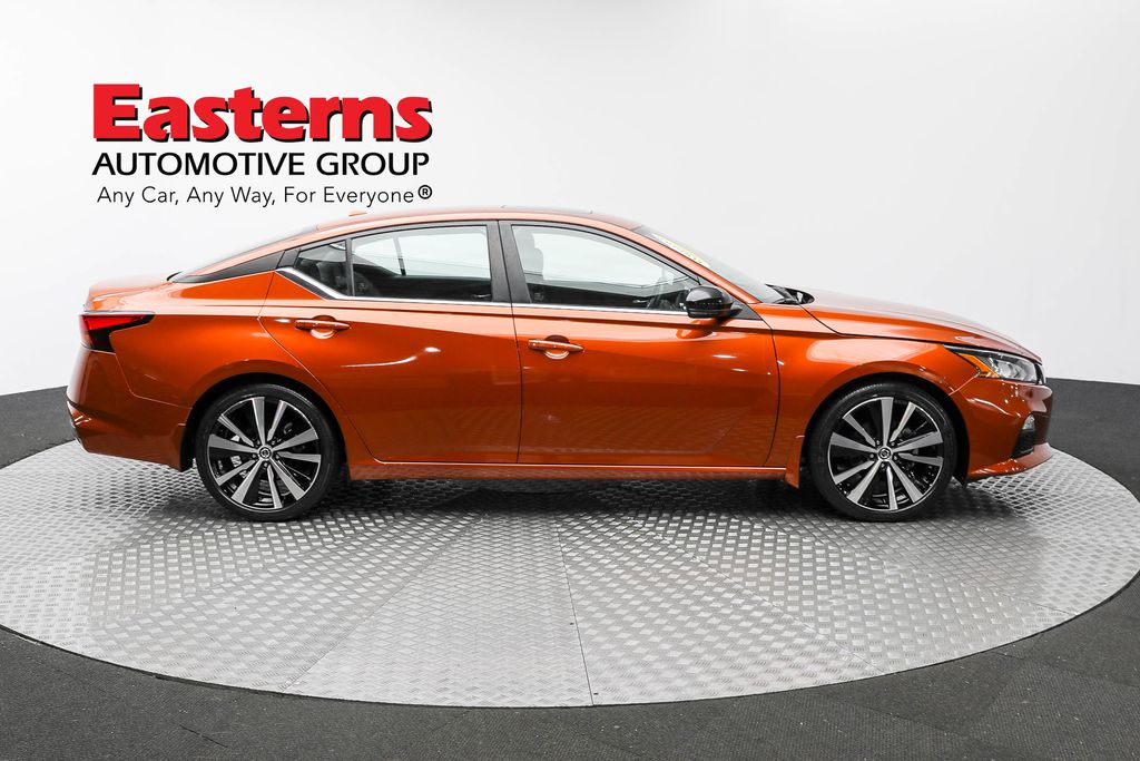2022 Nissan Altima SR photo 4