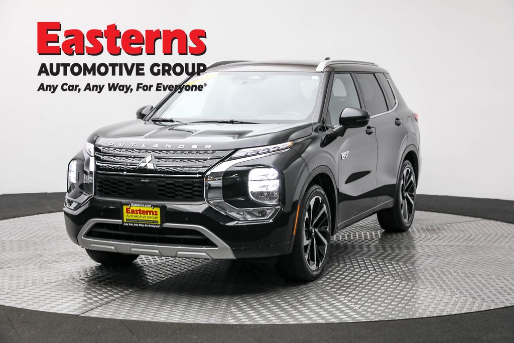 2023 Mitsubishi Outlander Plug-In Hybrid 40th Anniversary's photo