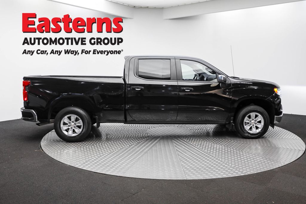 2024 Chevrolet Silverado 1500 LT photo 2