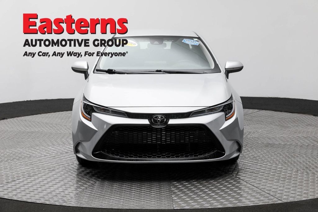 2022 Toyota Corolla LE photo 2