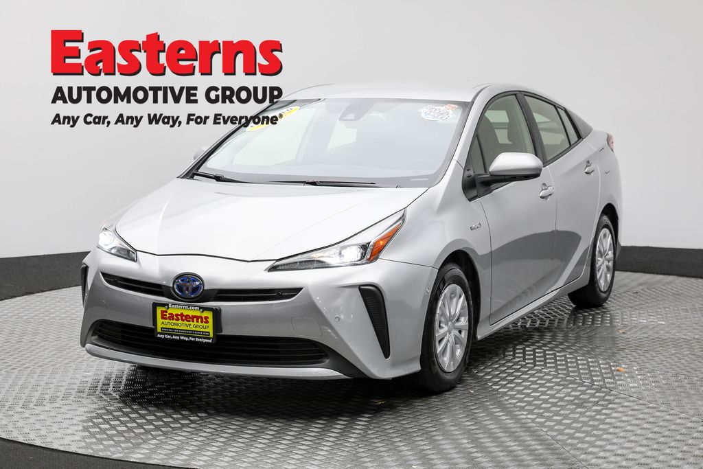 2022 Toyota Prius LE's photo