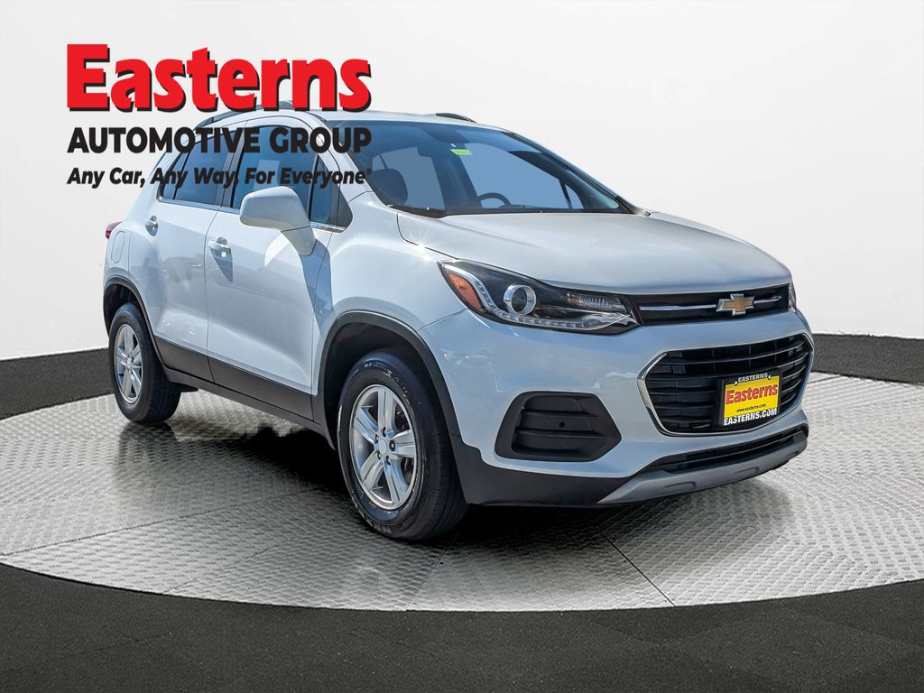 2020 Chevrolet Trax LT photo 3