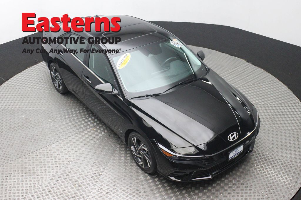 2025 Hyundai Elantra SEL Convenience photo 2