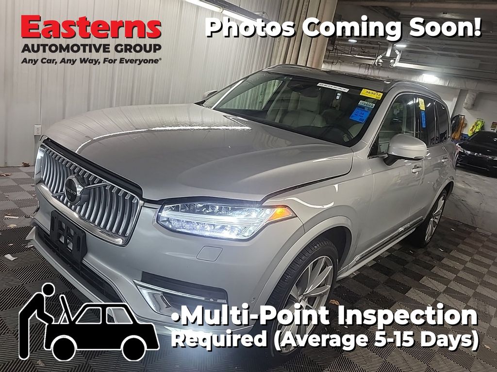 2023 Volvo XC90 Plus's photo