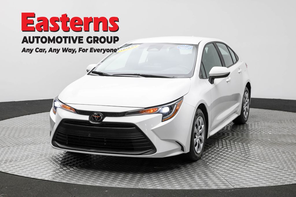 2023 Toyota Corolla LE's photo